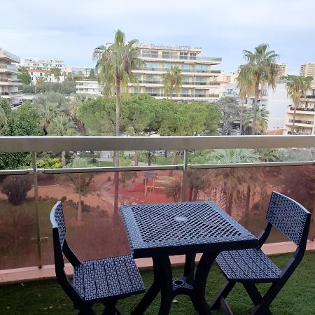 Appartement 2 Pieces Meubles A Juan Les Pins อองทีบส์ ภายนอก รูปภาพ