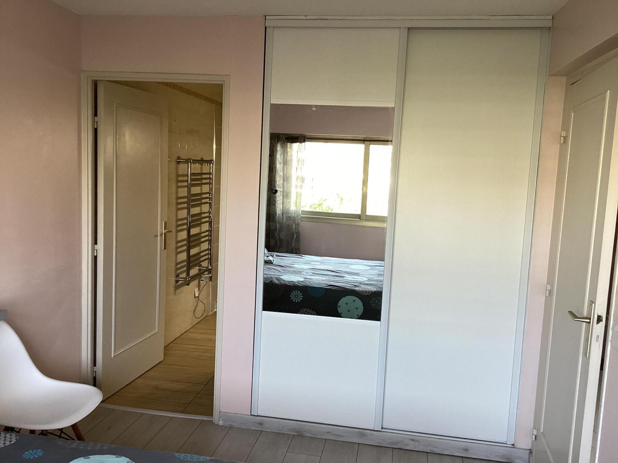 Appartement 2 Pieces Meubles A Juan Les Pins อองทีบส์ ภายนอก รูปภาพ