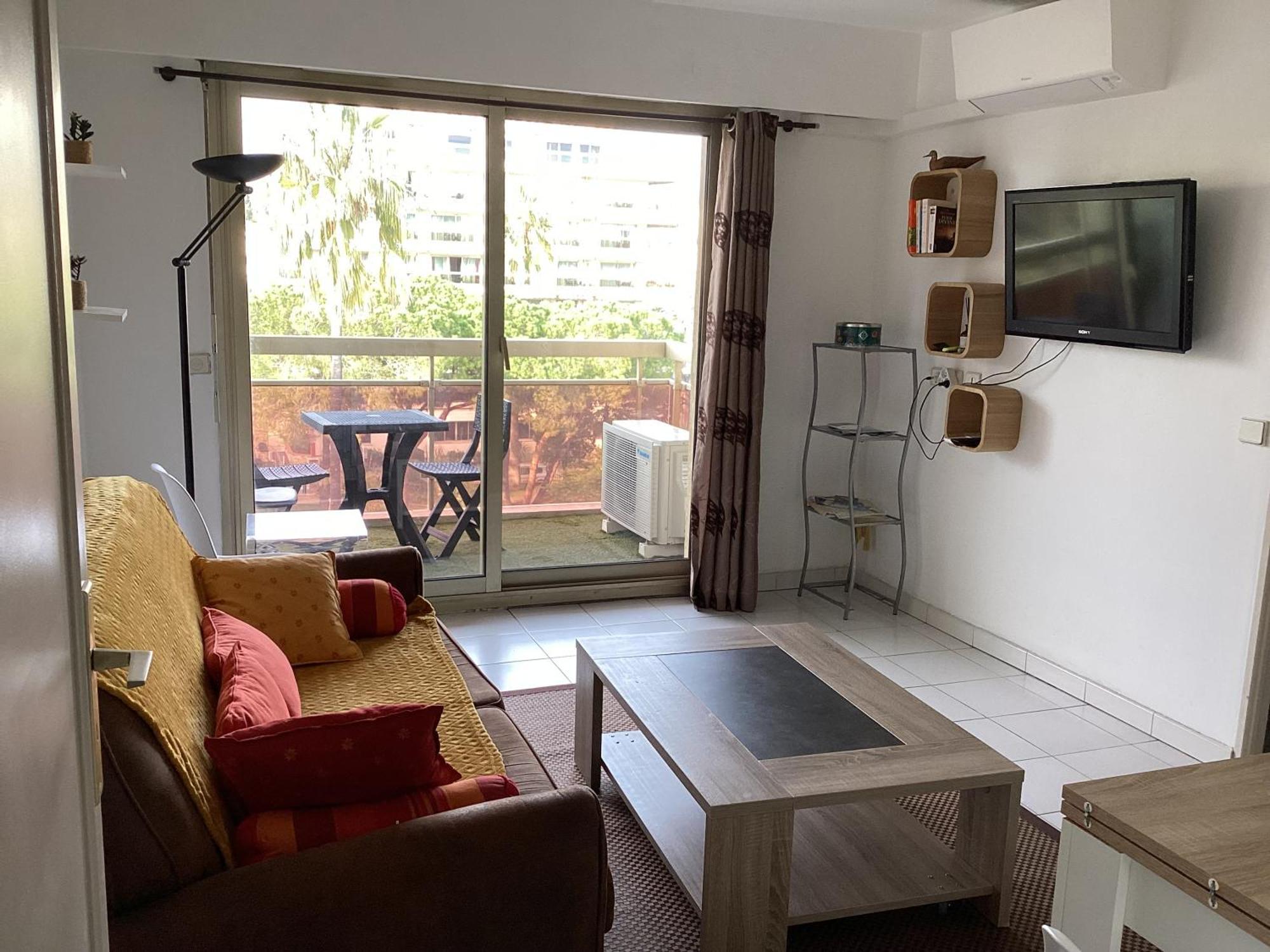Appartement 2 Pieces Meubles A Juan Les Pins อองทีบส์ ภายนอก รูปภาพ